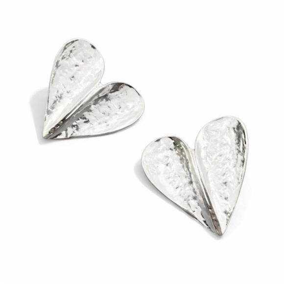 Jewelry - New! Silver Hammered Heart Earrings (3004) NWOT
